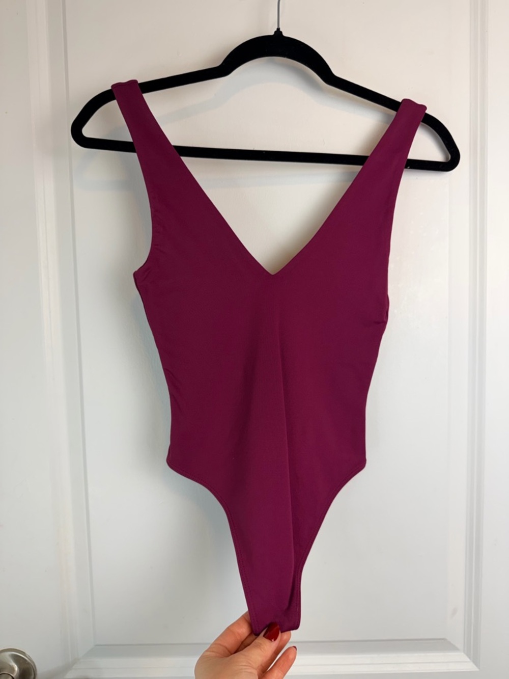 Aritzia Babaton Fitted V-Neck Bodysuit